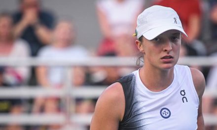 Top-ranked tennis pro Iga Swiatek calls out excessive ‘hate and criticism’ online: ‘Be more thoughtful’